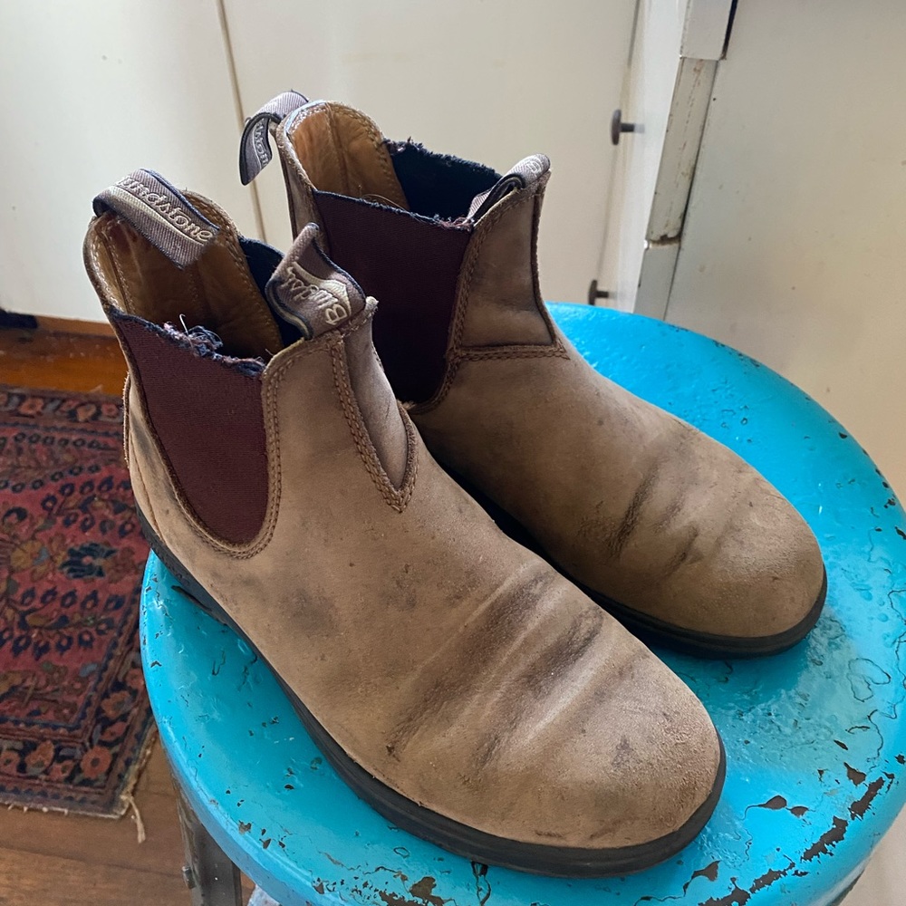 Blundstone Chelsea boots size 6.5 Australian 9.5 US